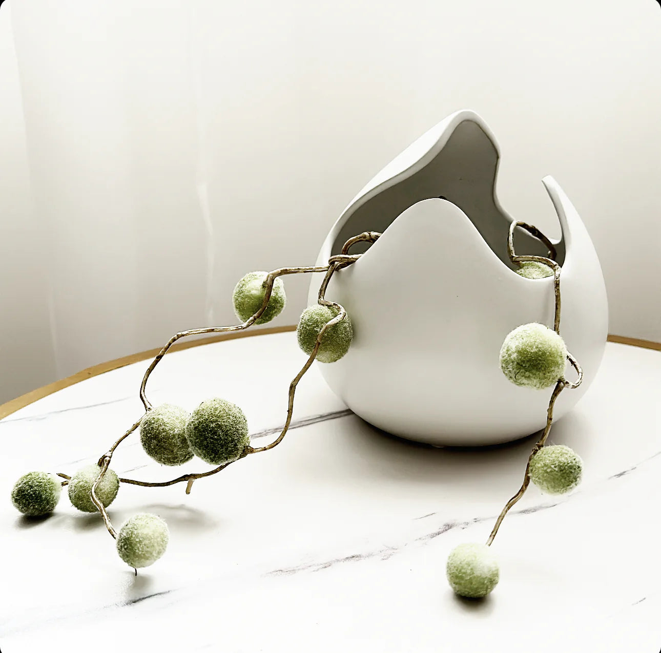 Tula White Glossy Vase