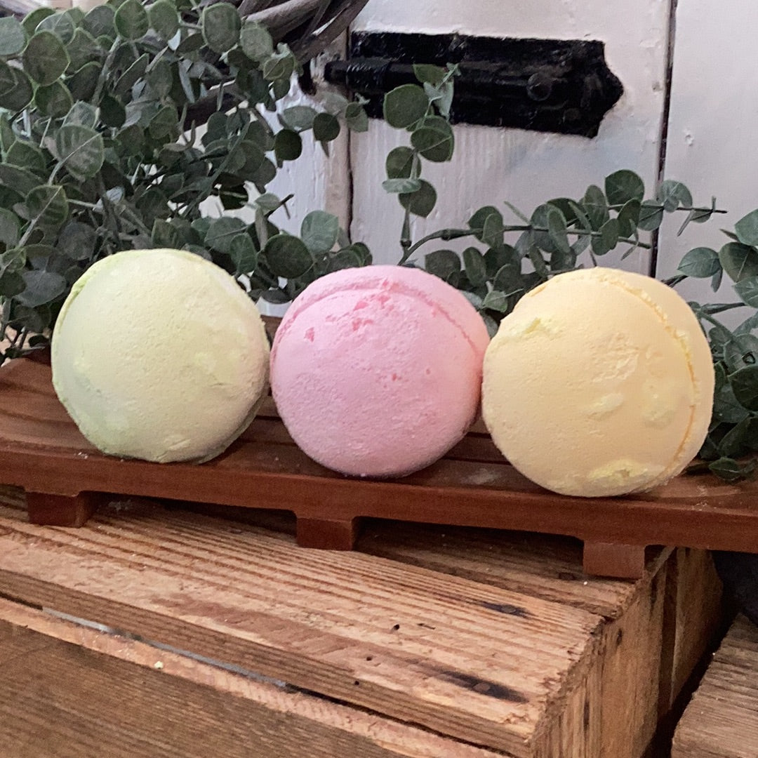 Tropical Bath Bombs - Various Scents - Pineapple, Kiwi and Watermelon